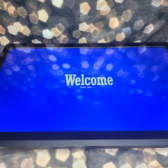 Prechen 24 Inch Touchscreen Monitor - Picture 4 of 8